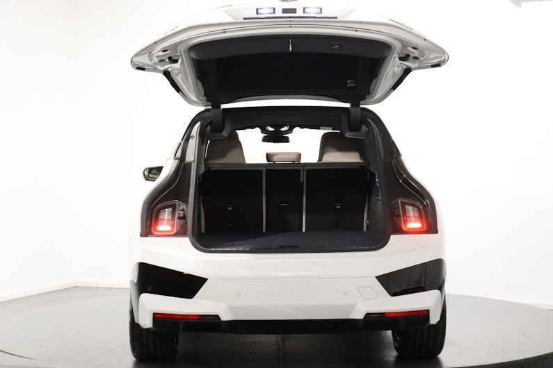 Vehicle image BMW iX