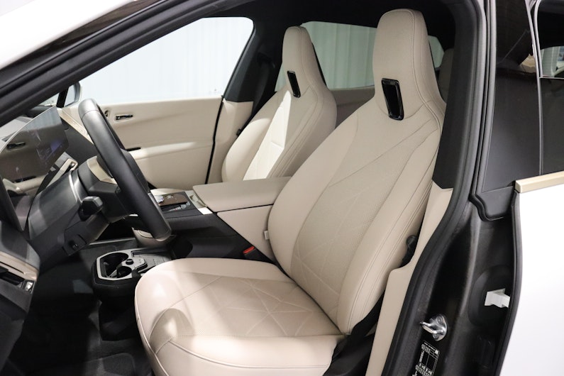 Vehicle image BMW iX