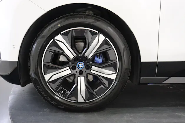 BMW iX xDrive50