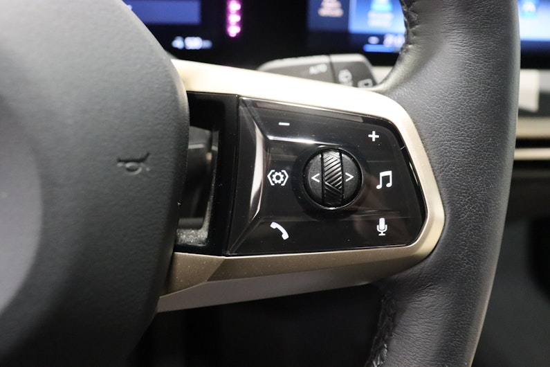 Vehicle image BMW iX