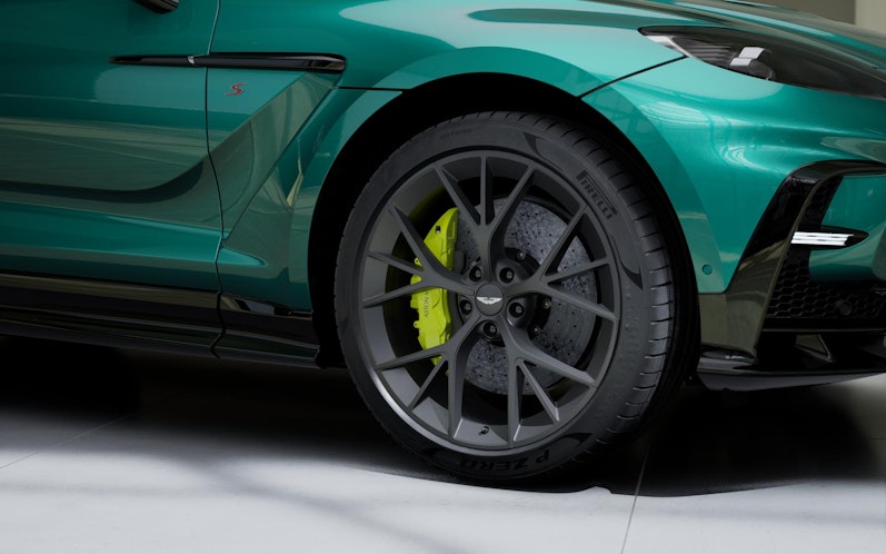 Vehicle image ASTON MARTIN DBX