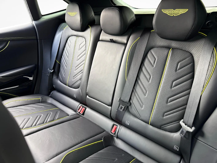 Fahrzeugbild ASTON MARTIN DBX