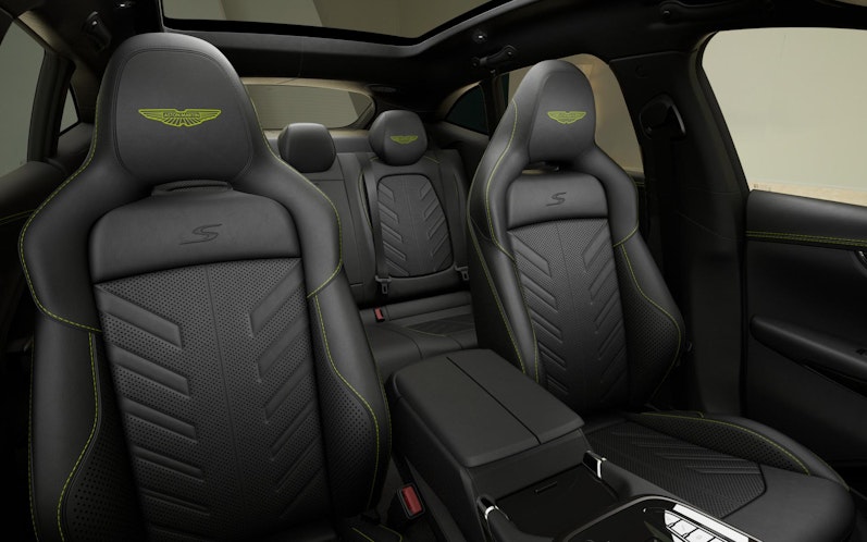 Vehicle image ASTON MARTIN DBX