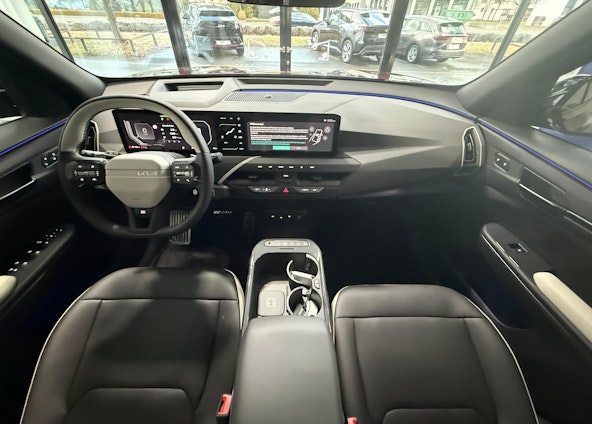 Vehicle image 10 Vehicle image 10