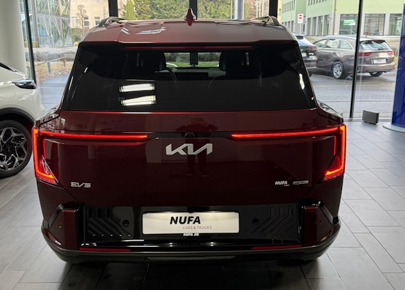 Vehicle image 5 Vehicle image 5