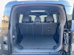 Vehicle image LAND ROVER Defender 110 3.0 D I6 350 X-Dynamic HSE