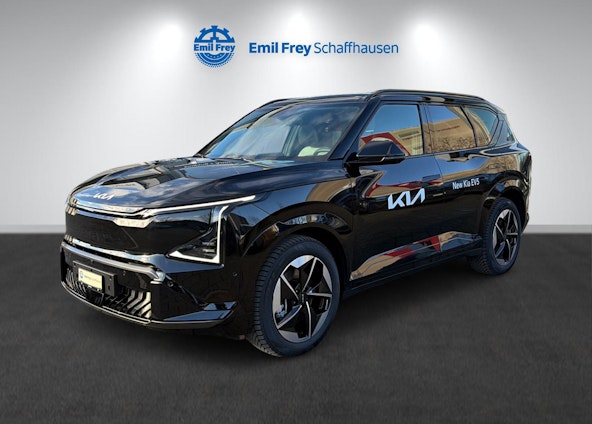 First vehicle image First vehicle image