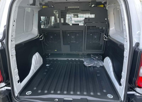 Vehicle image 15 Vehicle image 15