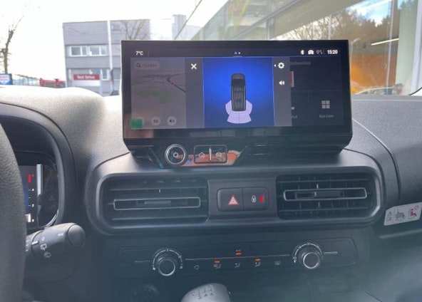 Vehicle image 9 Vehicle image 9