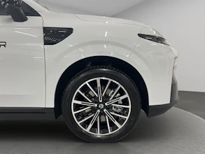 https://vehicle.imgix.net/4164086/3cf0c3ca-e24c-4351-bc13-bfe5e2f12909.jpg