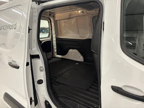 https://vehicle.imgix.net/4164090/47a6b042-b271-4fc0-94bb-e8248703eee3.jpg