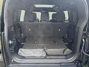 Vehicle image LAND ROVER Defender 110 3.0 D I6 250 X-Dynamic SE