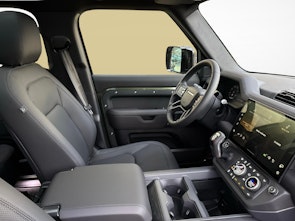 Vehicle image LAND ROVER Defender 110 3.0 D I6 250 X-Dynamic SE