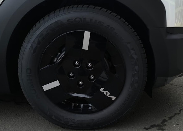 Vehicle image 15 Vehicle image 15