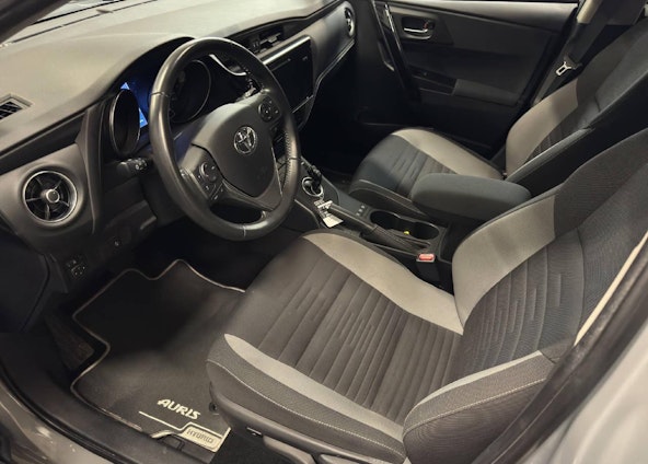 Vehicle image 4 Vehicle image 4