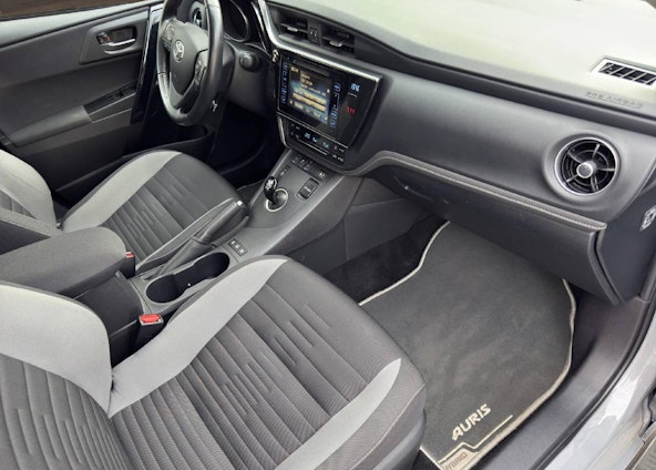 Vehicle image 6 Vehicle image 6