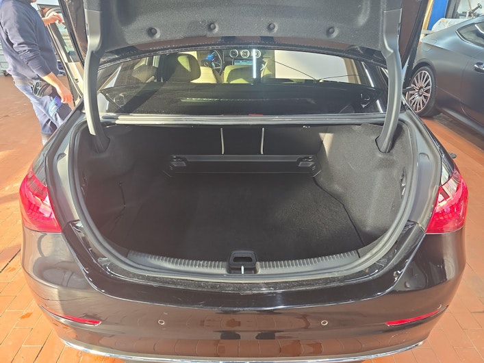 Vehicle image MERCEDES-BENZ C 200