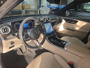 Vehicle image MERCEDES-BENZ C 200 4MATIC Limousine Avantgarde Line