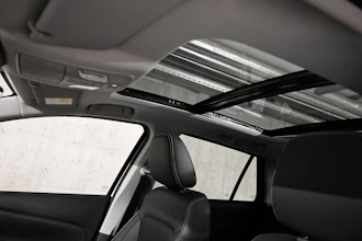 https://vehicle.imgix.net/4164332/96e32451-7dc5-4c45-81f4-691be00d92e7.jpg