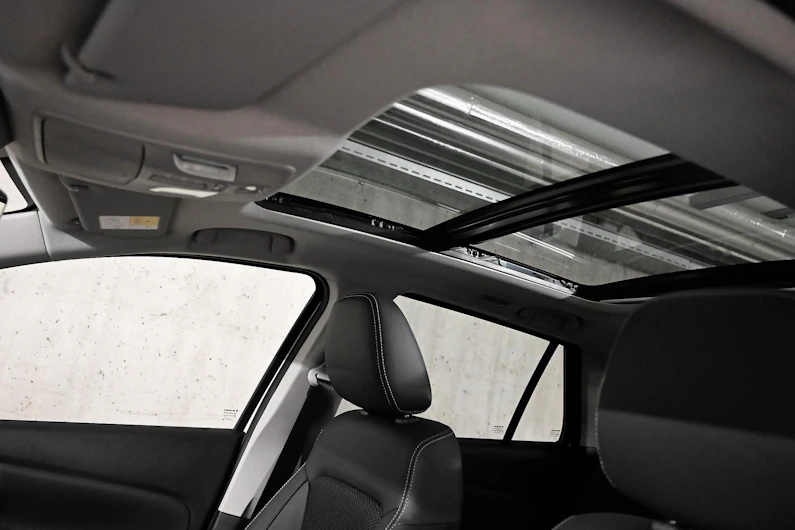 Fahrzeugbild SUZUKI S-CROSS