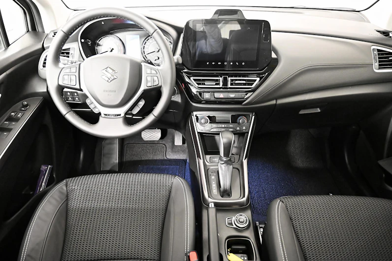 Fahrzeugbild SUZUKI S-CROSS