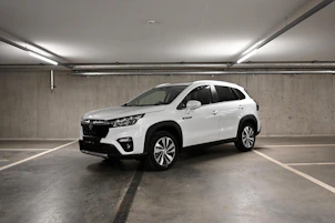Fahrzeugbild SUZUKI S-Cross 1.4 T Sakura Top Hybrid 4x4
