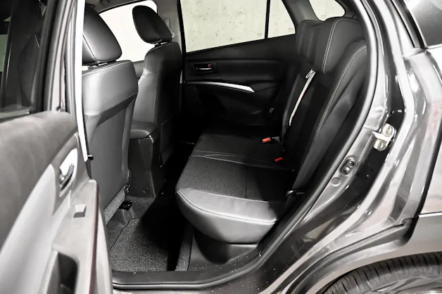 Suzuki S-Cross 1.4 T Sakura Hybrid 4x4