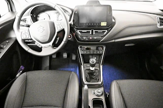 https://vehicle.imgix.net/4164342/1375d7c1-cbb0-4ef1-9e44-d38a24fd2a8d.jpg