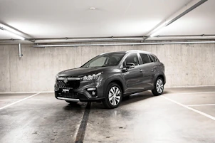 Fahrzeugbild SUZUKI S-Cross 1.4 T Sakura Hybrid 4x4