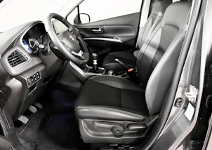 Fahrzeugbild SUZUKI S-Cross 1.4 T Sakura Hybrid 4x4
