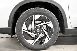Fahrzeugbild SUZUKI Vitara 1.4 T Sakura Top Hybrid 4x4