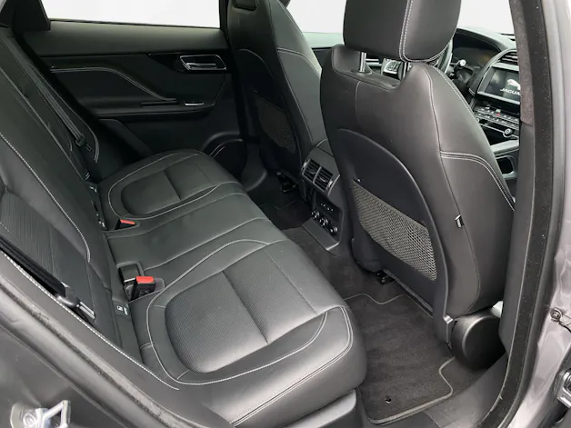 Jaguar F-Pace 2.0 T 300 R-Sport AWD