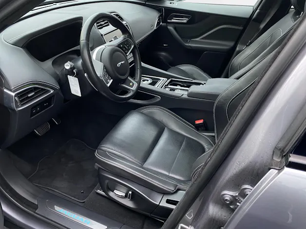 Jaguar F-Pace 2.0 T 300 R-Sport AWD