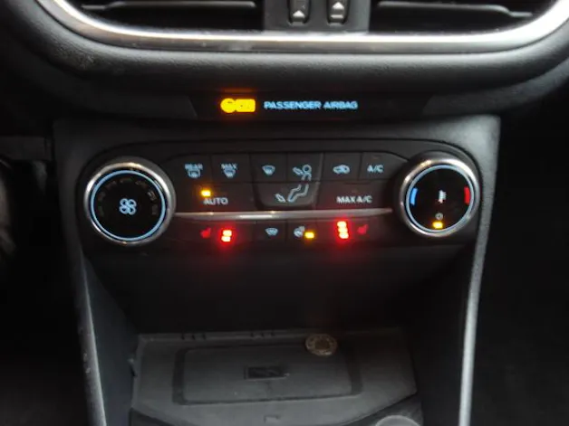 Ford Fiesta 1.0 EcoB Hybrid Titanium X