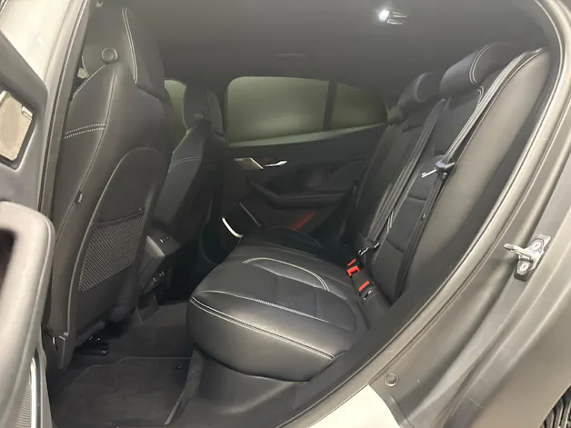 Jaguar I-Pace EV400 SE AWD - Pneumatici invernali inclusi