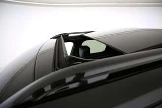 https://vehicle.imgix.net/4164569/f6085f23-c978-4aaf-b59a-c84ca25e0ba5.jpg