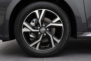 Vehicle image TOYOTA Yaris 1.5 VVT-i HSD Trend