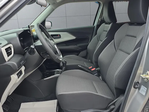 Suzuki Swift 1.2 Sakura Top Hybrid 4x4