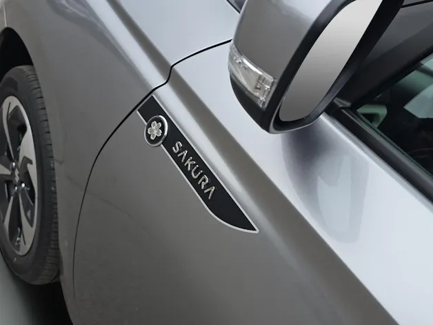 Suzuki Swift 1.2 Sakura Top Hybrid 4x4