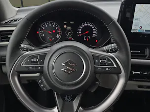 Suzuki Swift 1.2 Sakura Top Hybrid 4x4