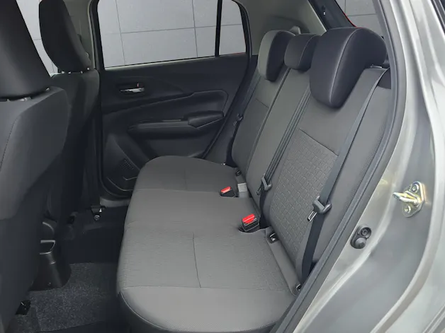 Suzuki Swift 1.2 Sakura Top Hybrid 4x4