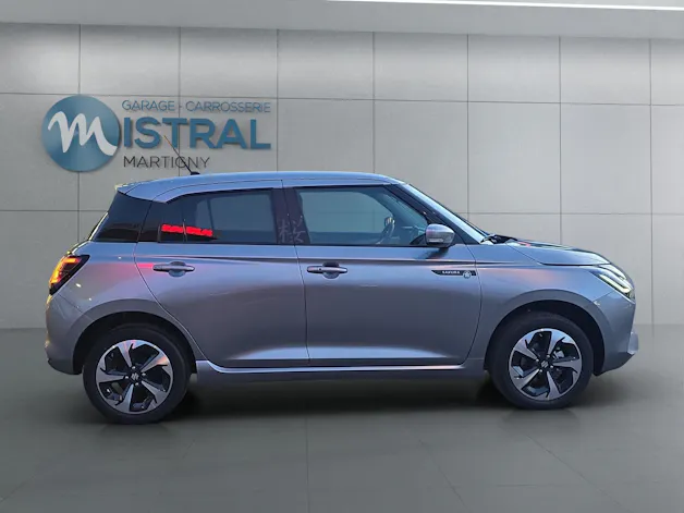 Suzuki Swift 1.2 Sakura Top Hybrid 4x4