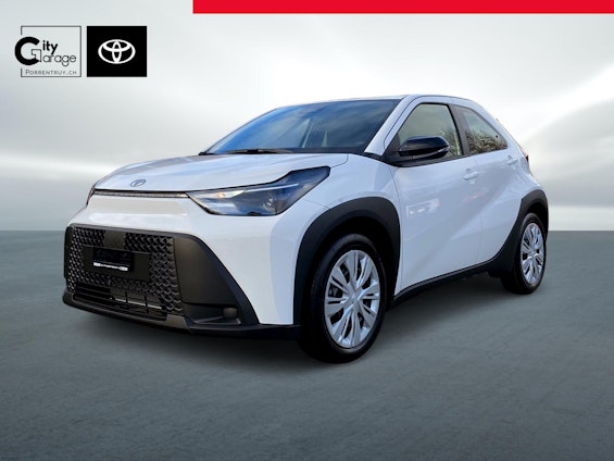 First vehicle image First vehicle image