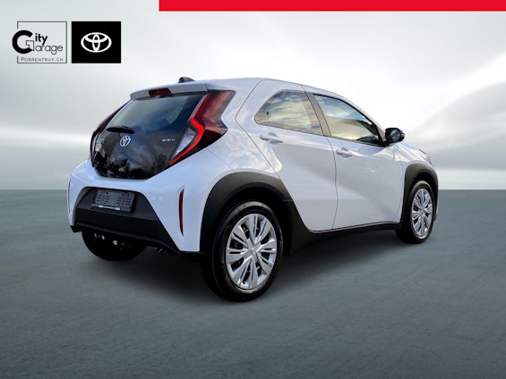 Vehicle image 10 Vehicle image 10