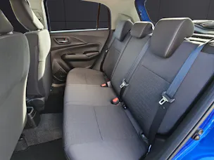Suzuki Swift 1.2 Sakura Hybrid