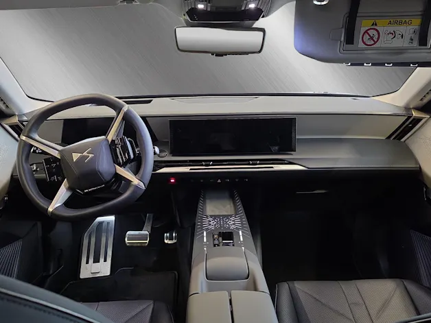DS Automobiles No8 E-Tense Étoile 4x4
