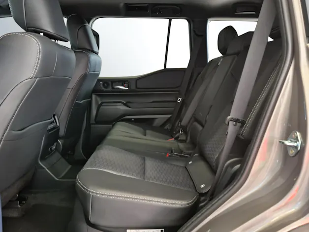 Toyota Land Cruiser 2.8 D 48V Invincible