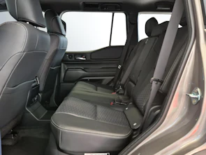 image du véhicule TOYOTA Land Cruiser 2.8 D 48V Invincible
