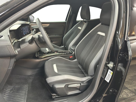 Vehicle image 7 Vehicle image 7