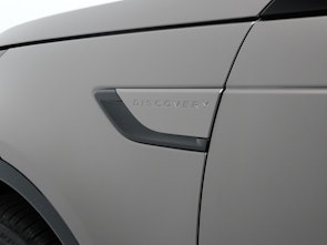 Vehicle image LAND ROVER Discovery 3.0 D I6 350 Dynamic HSE